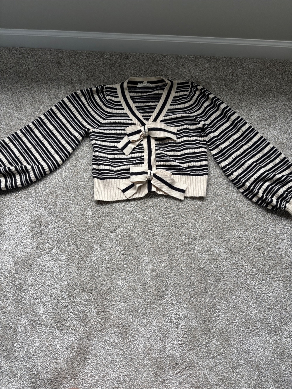 entro Black & Cream Striped Tie-Front Cropped Cardigan